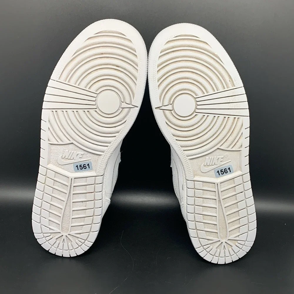Jordan 1 Mid White Wolf Grey 554725-112 Men's‎ Sz 7 Women's Sz 8.5